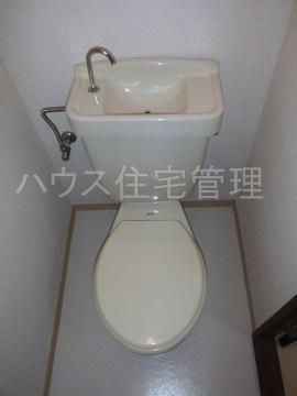 ＪＲ東海道本線 摂津富田駅 徒歩9分 3階建 築37年のトイレ写真