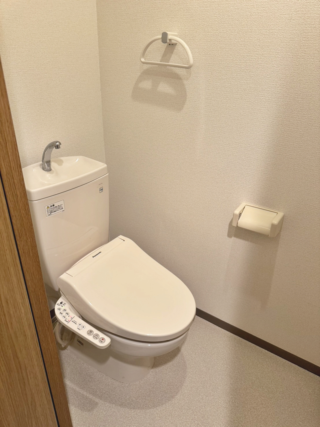地下鉄谷町線 平野駅 徒歩12分 3階建 築23年のトイレ写真