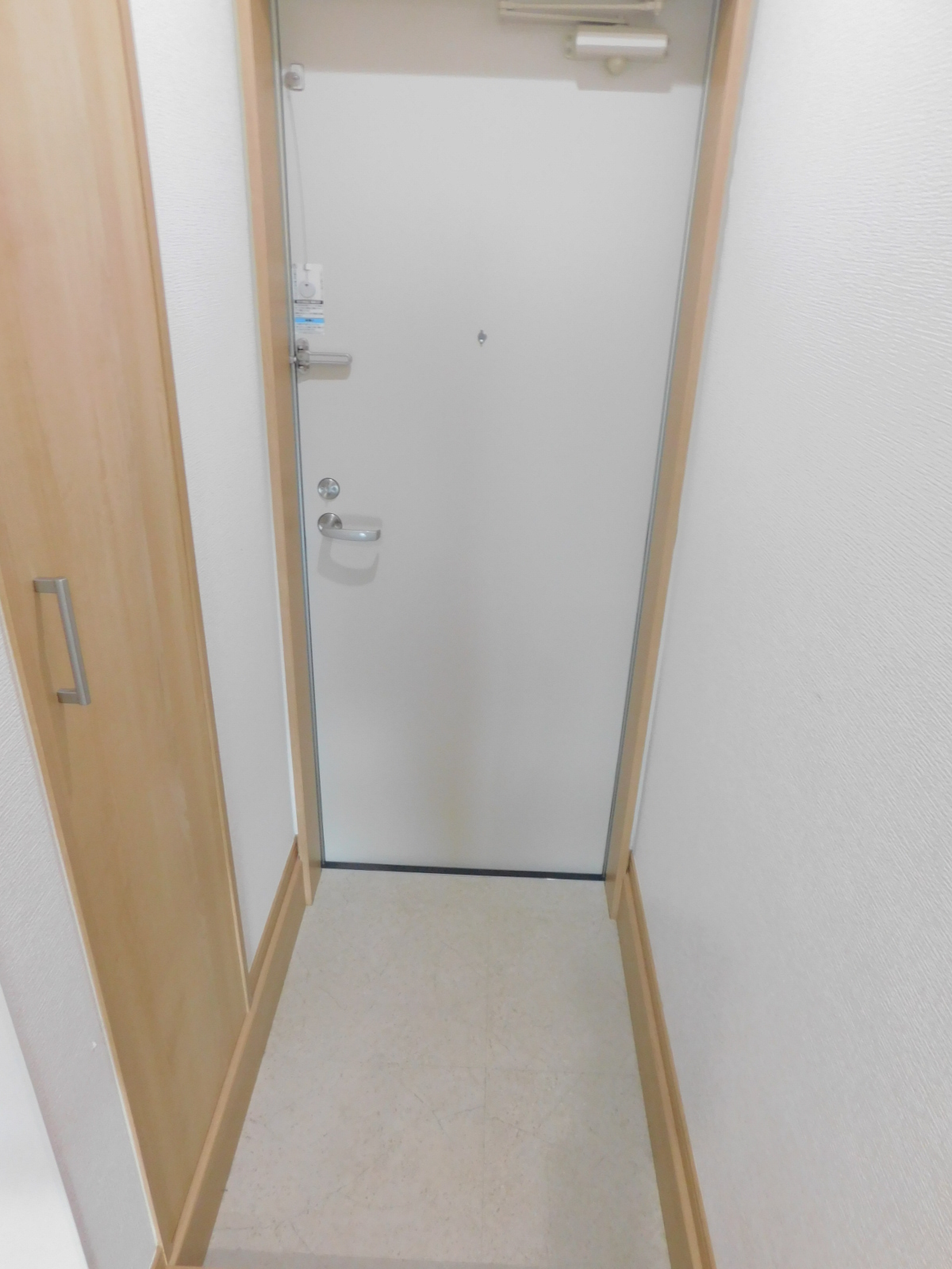 地下鉄谷町線 守口駅 徒歩10分 3階建 築12年の玄関写真