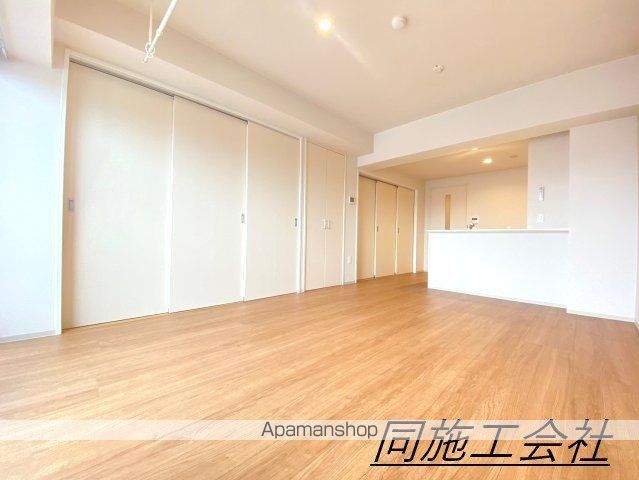 阪急神戸線 十三駅 徒歩11分 10階建 築2年の居間写真