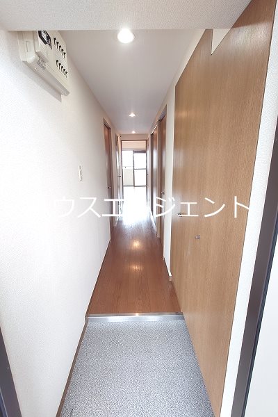 グロリア壱番館の玄関写真