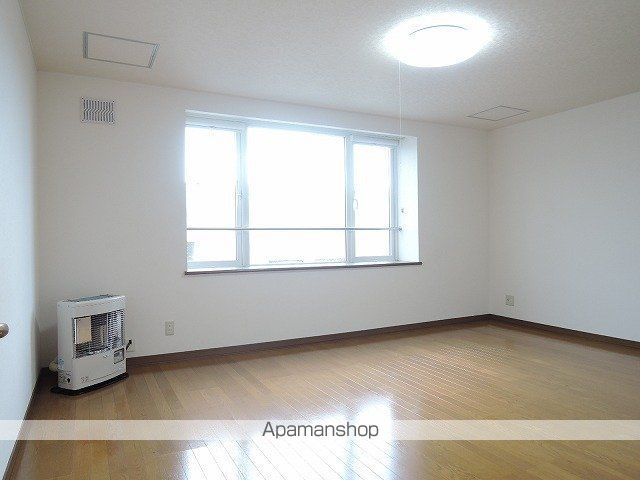 ＪＲ函館本線 稲積公園駅 徒歩9分 3階建 築26年の居間写真