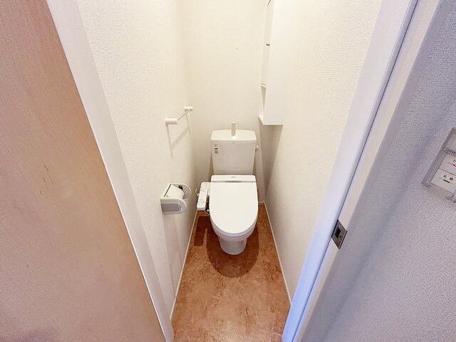 クイーンズ・ガーデンII Aのトイレ写真