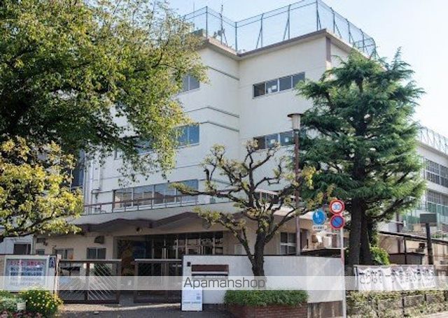 中学校　目黒第七中学校（中学校）まで294m