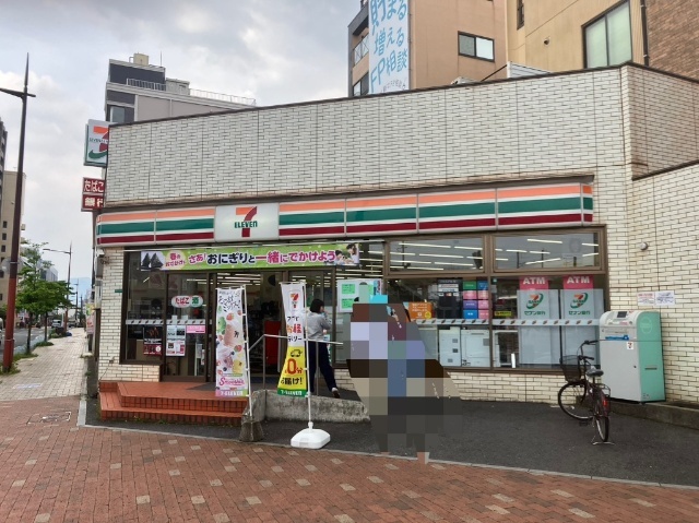 コンビニ　セブンイレブン西小倉駅前店（コンビニ）まで175m