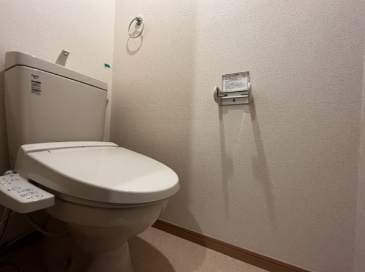 東武伊勢崎線 鐘ケ淵駅 徒歩5分 3階建 築5年のトイレ写真