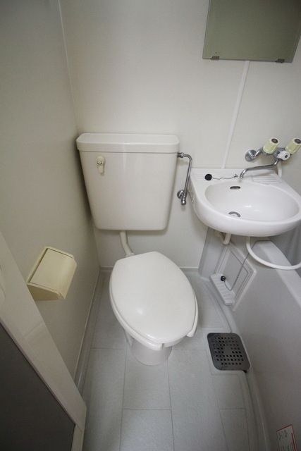 西武新宿線 田無駅 徒歩13分 2階建 築35年のトイレ写真