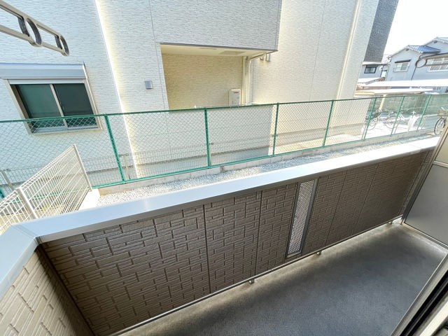 バルコニー　開放的で明るい空間を演出してくれるバルコニーです
