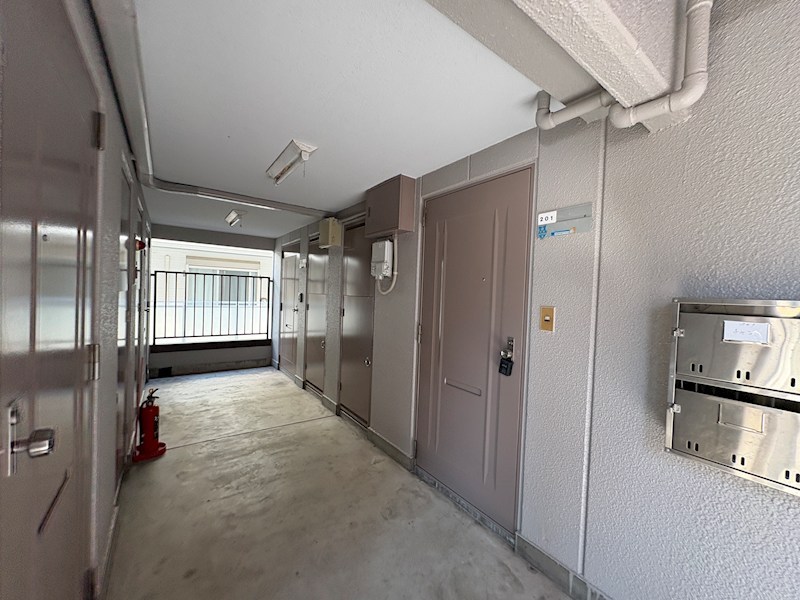 柳本マンションの外観写真