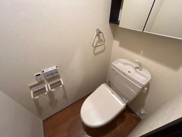 トイレ　シャワー付トイレ