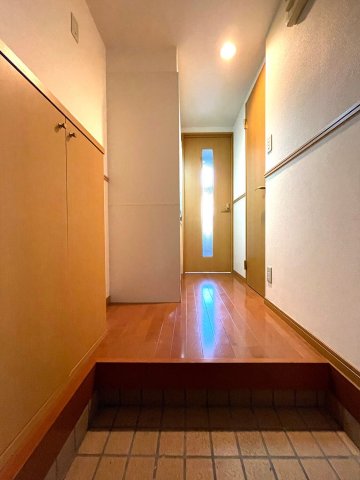 地下鉄七隈線 別府駅 徒歩11分 2階建 築21年の玄関写真