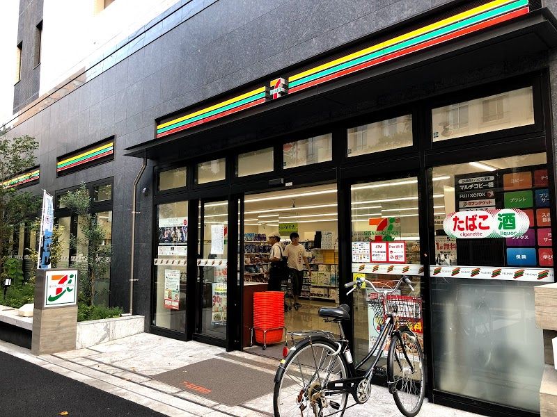 コンビニ　セブンイレブン 新宿早稲田高校前店（コンビニ）まで128m