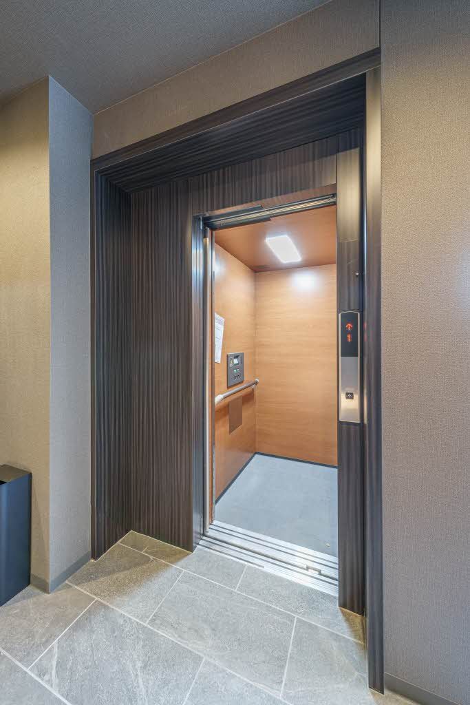 建物外観　エレベーター