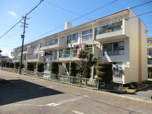 名古屋市守山区元郷のマンションの建物外観