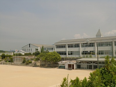 中学校　自由ヶ丘中学校（中学校）まで700m