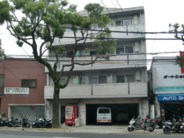 長崎市光町のマンションの建物外観