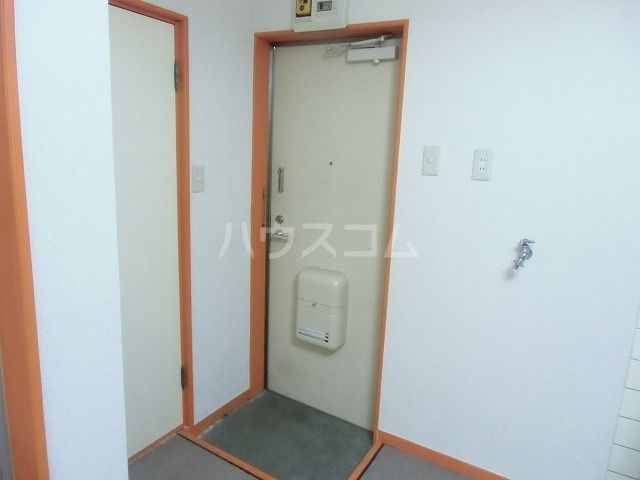 【コーポデイジーの玄関】