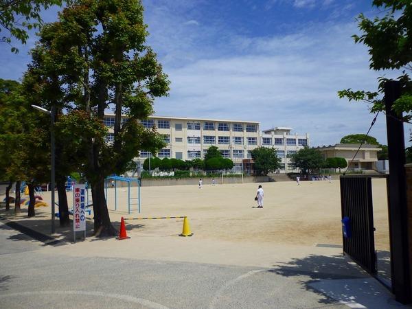 【フローラルハイツ２の小学校】