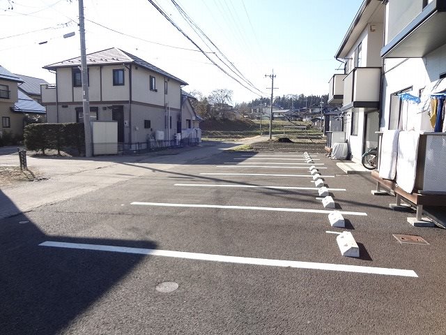 【フレグランスフジサワＢの駐車場】