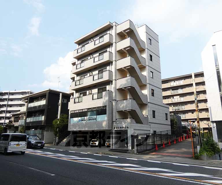 京都市伏見区桃山町松平筑前のマンションの建物外観