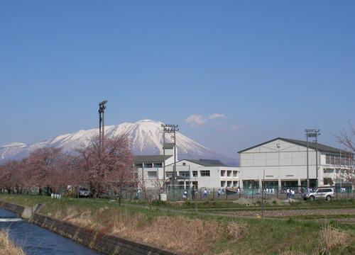 【アーバンサウスIIの中学校】