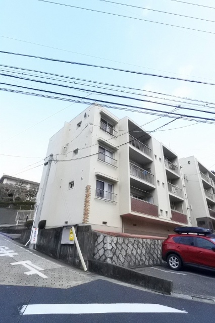 園山スリーハウス　Ａ棟の建物外観