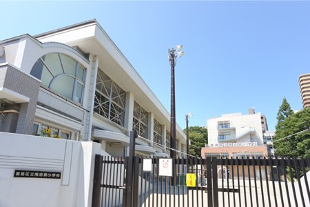 【アウルコート南池袋の小学校】