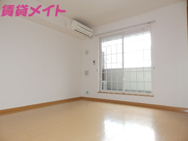 居室・リビング　同タイプの部屋写真です