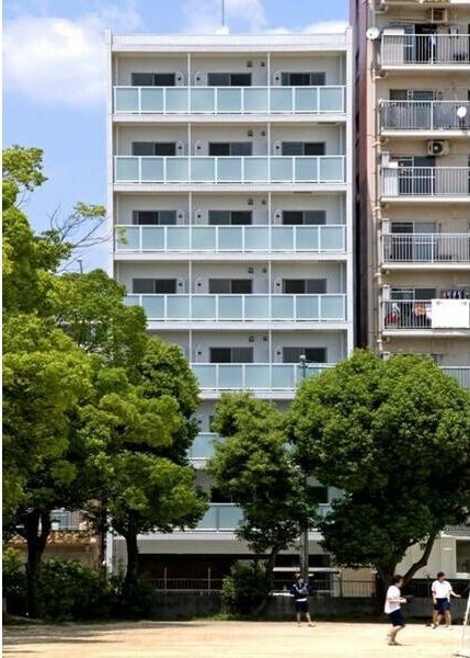 【名古屋市中村区畑江通のマンションの建物外観】