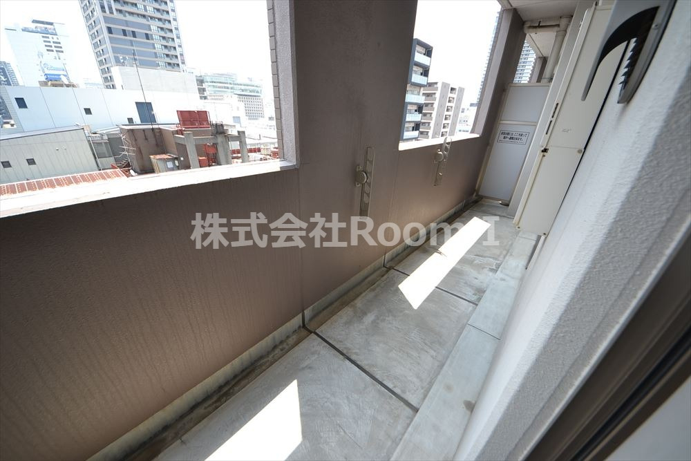 バルコニー　バルコニーからの眺めを楽しみながら食事をしませんか