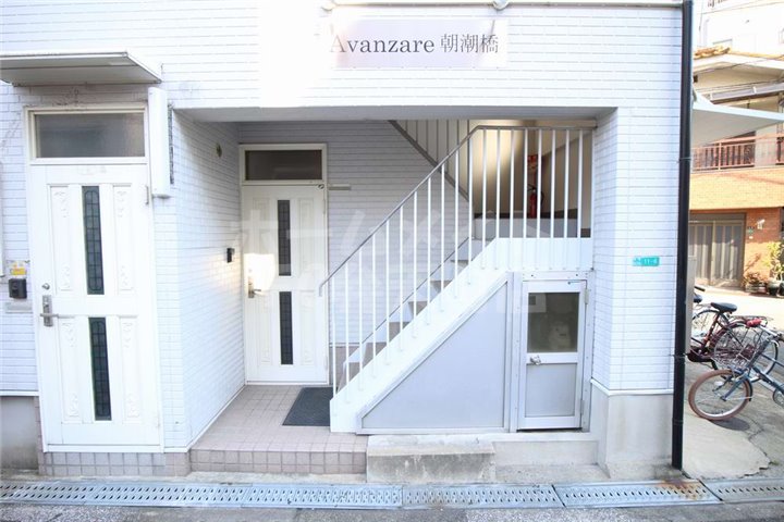 エントランス　清潔なエントランスです