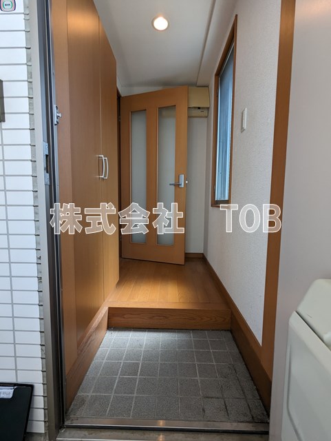 玄関　※クリーニング中の撮影※