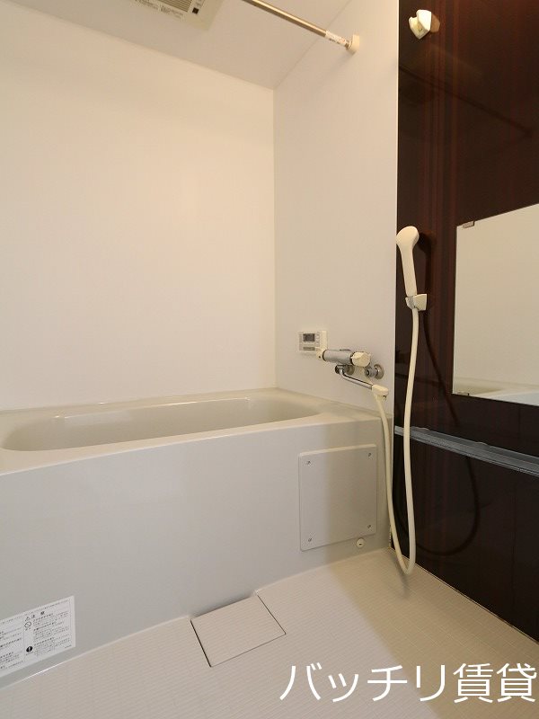 バス・シャワールーム　画像は、同型タイプの為、現状を優先いたします。