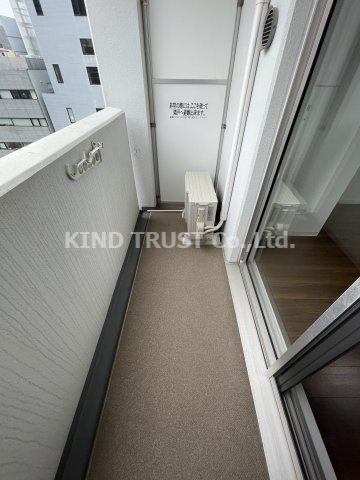 バルコニー　外からの目が気にならないバルコニーで洗濯物が干せます