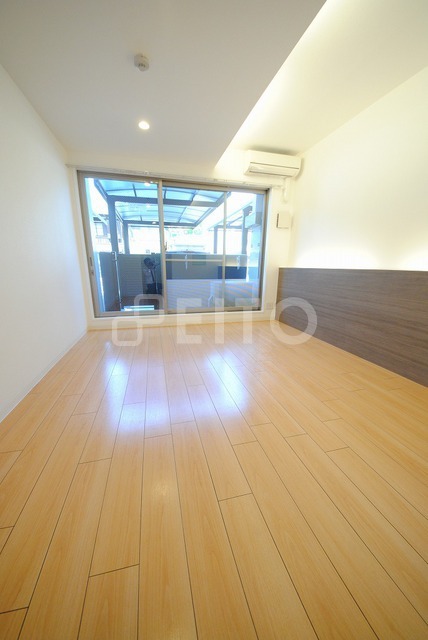 居室・リビング　写真は１１０号室