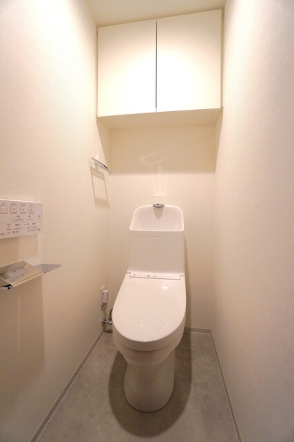 トイレ　※写真は同タイプ住戸です。