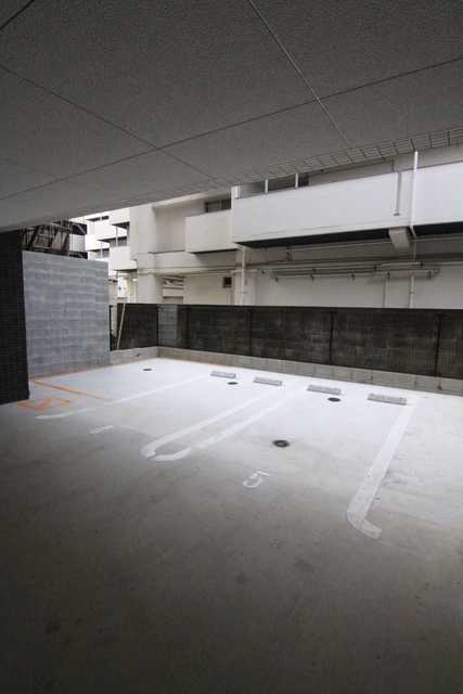 駐車場　敷地内駐車場