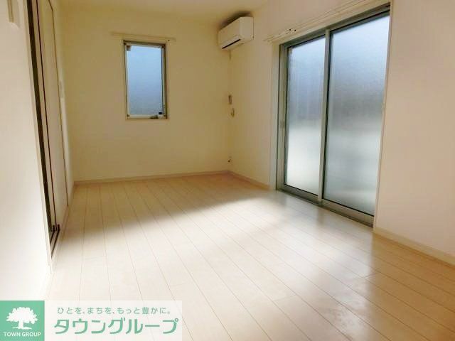 居室・リビング　２面採光の居室