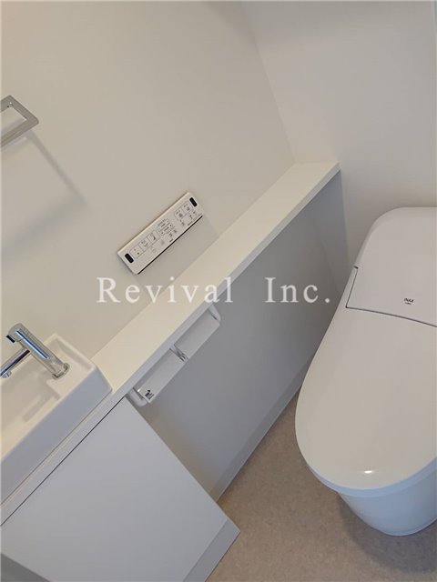 トイレ　お手洗いは最新式タンクレストイレ仕様