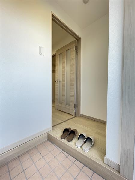 玄関　姿見&シューズクローク付きです★