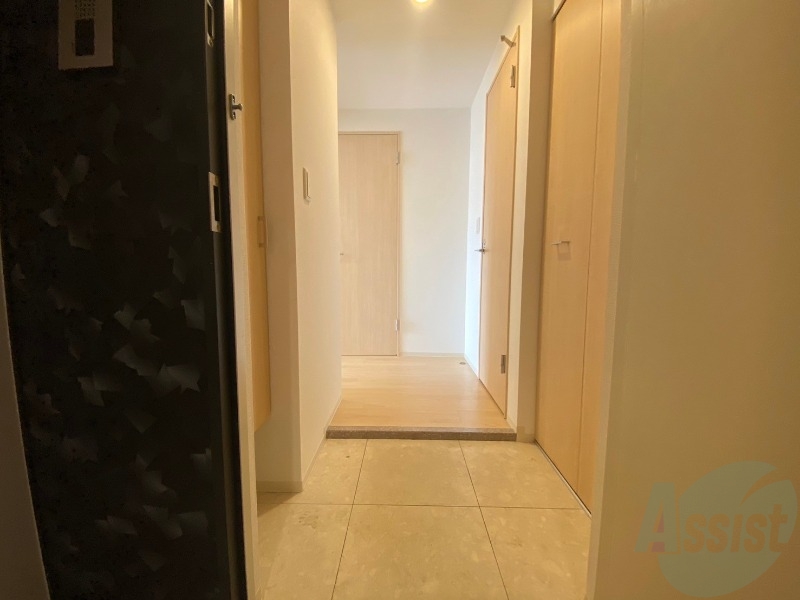 玄関　玄関の様子です。明るい印象ですね。気分もあがりそう。