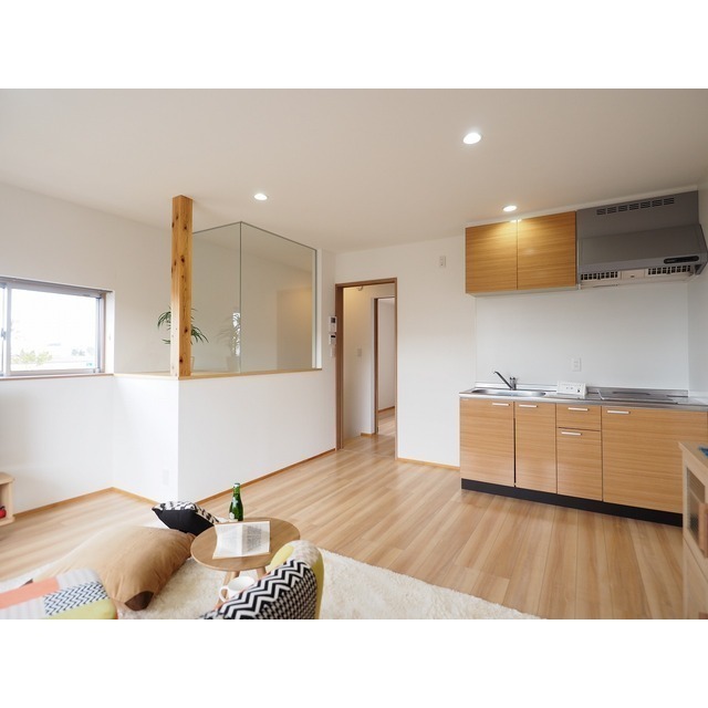 キッチン　（参考）他室の写真を使用しています。現況優先となります。