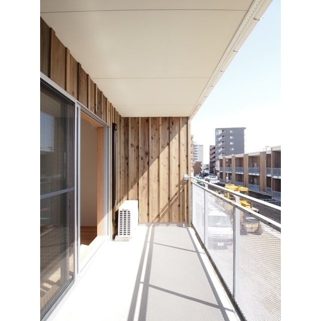 バルコニー　（参考）他室の写真を使用しています。現況優先となります。