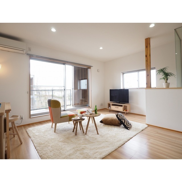 居室・リビング　（参考）他室の写真を使用しています。現況優先となります。