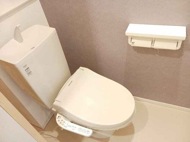 トイレ　清潔感のあるトイレです