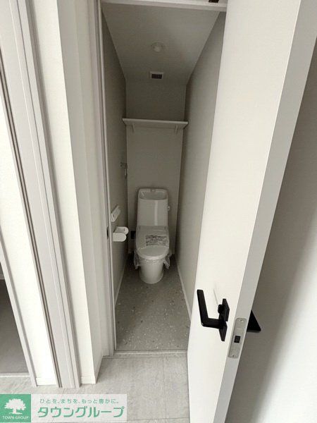 トイレ　玄関