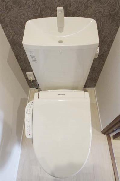 トイレ　温水洗浄便座