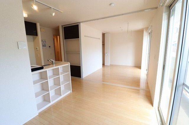 居室・リビング　リビングルーム　１０．６帖