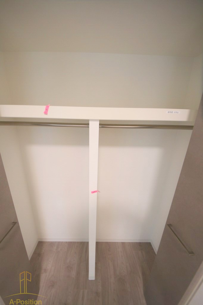 収納　プレサンス京橋ＧＲＥＥＮ　ＹＡＲＤアルミラ