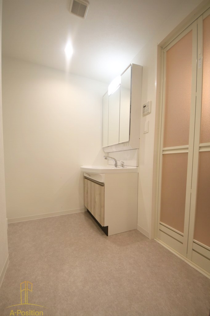 洗面設備　プレサンス京橋ＧＲＥＥＮ　ＹＡＲＤアルミラ